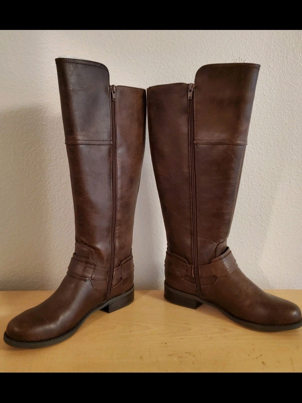 GBG Los Angeles Brown Riding Boots Knee High Harness Zip Low Heel Women 8.5